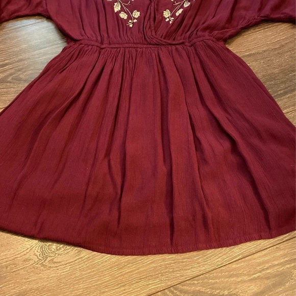 Small Burgundy Dress - Picture 6 of 7